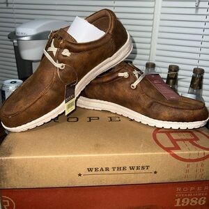 HANG LOOSE-TAN FAUX LEATHER ROPER SHOES!